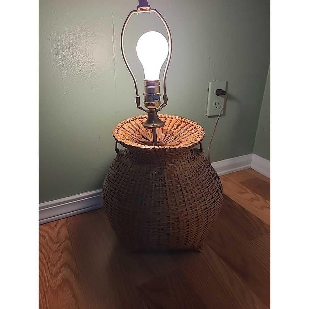 Mid Century Modern Vintage Basket Weave Rattan Lamp Works Read Description